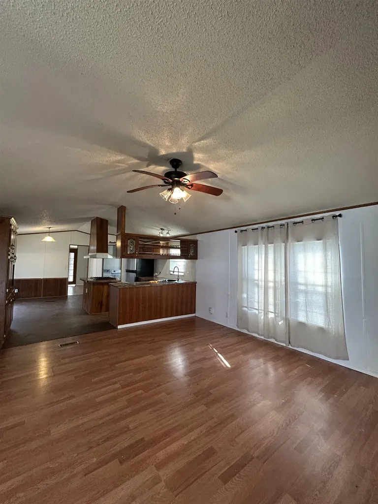 1513 E Idlewild Drive Wichita KS 67216