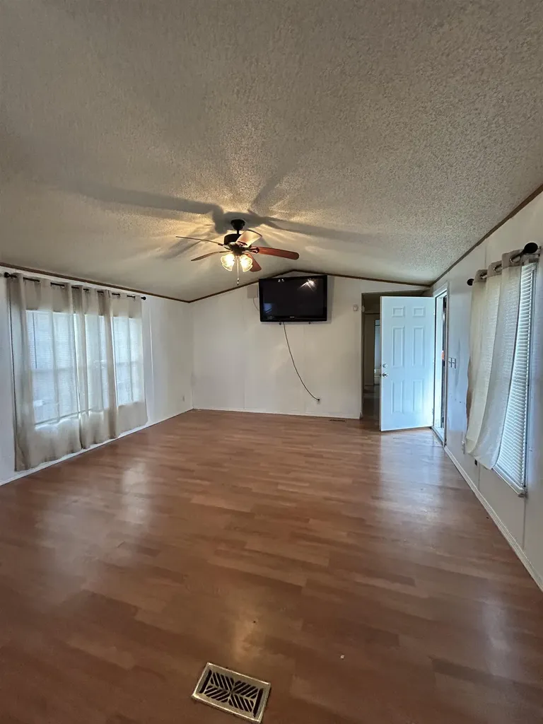 1513 E Idlewild Drive Wichita KS 67216