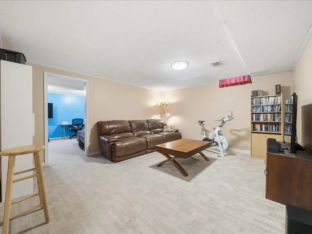 8302 E Limerick Wichita KS 67206