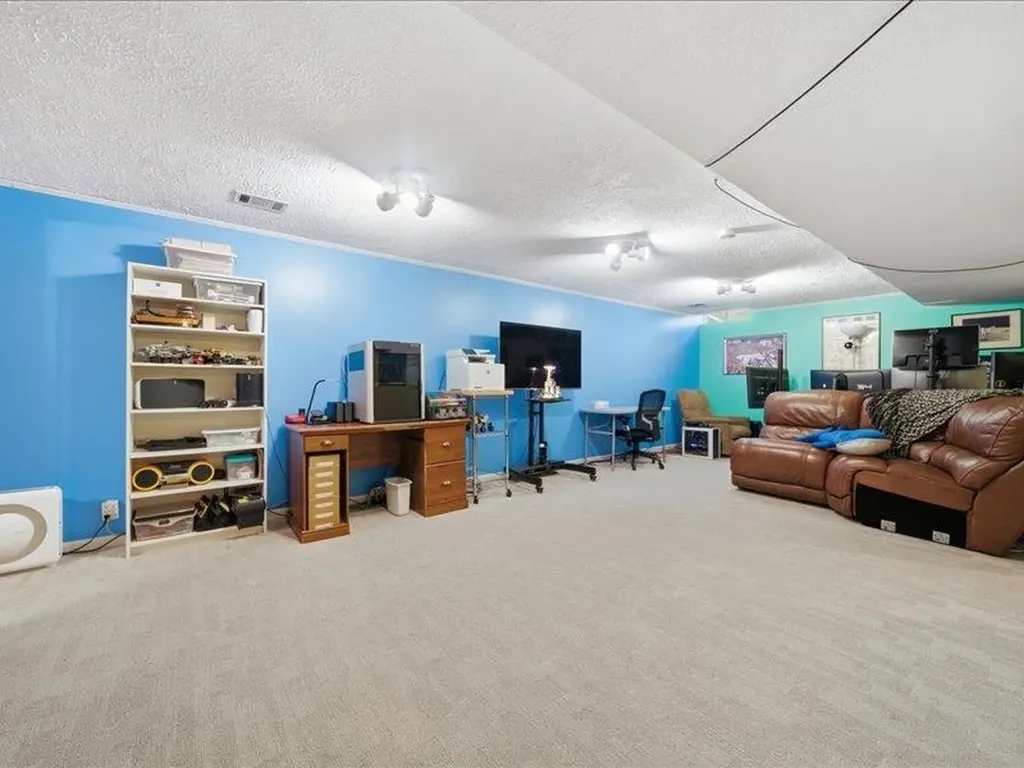 8302 E Limerick Wichita KS 67206