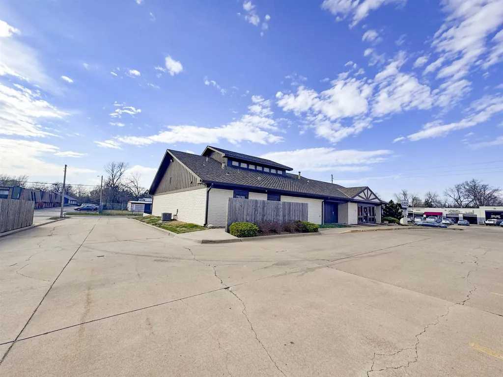 3223 W 13th Street N Wichita KS 67203