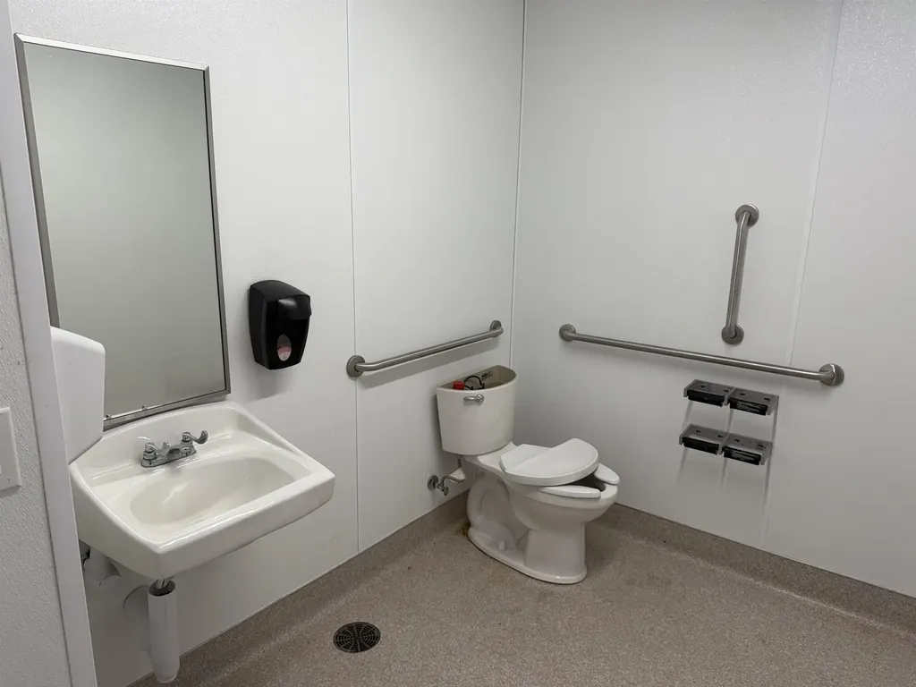 826 N Roosevelt Marion KS 66861