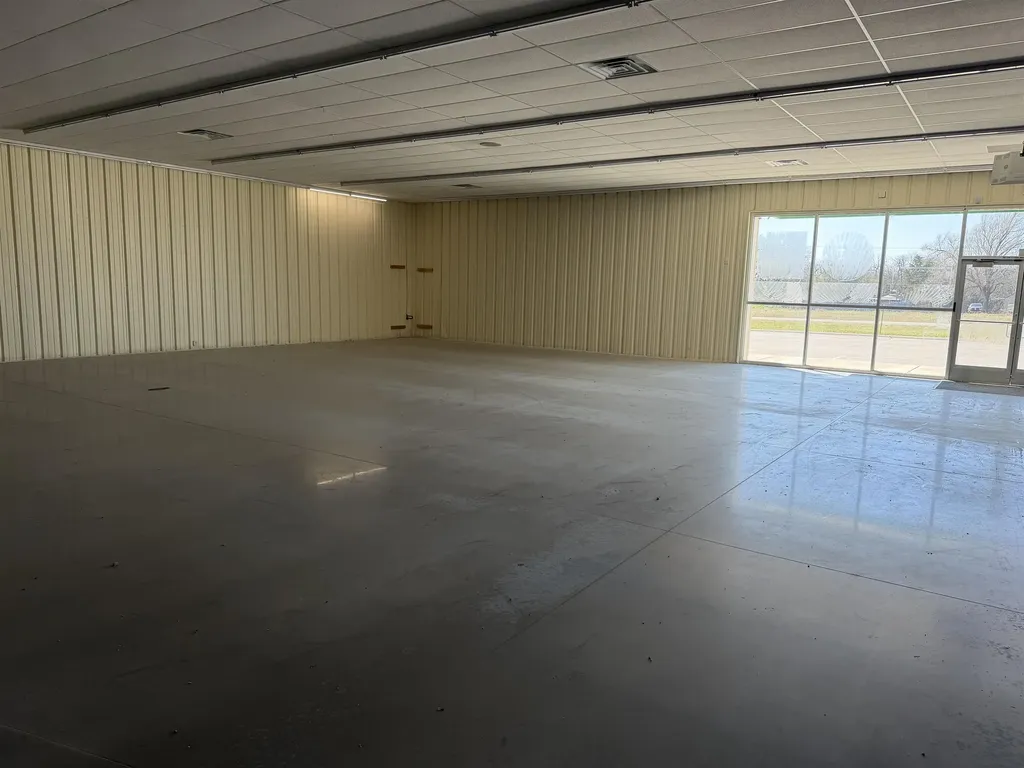 826 N Roosevelt Marion KS 66861