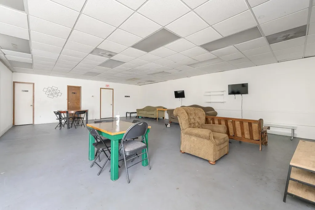 3312 W Douglas Wichita KS 67206