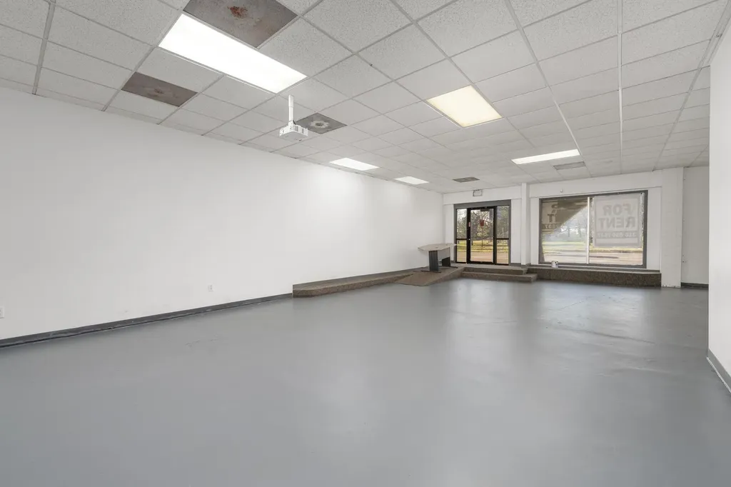3312 W Douglas Wichita KS 67206