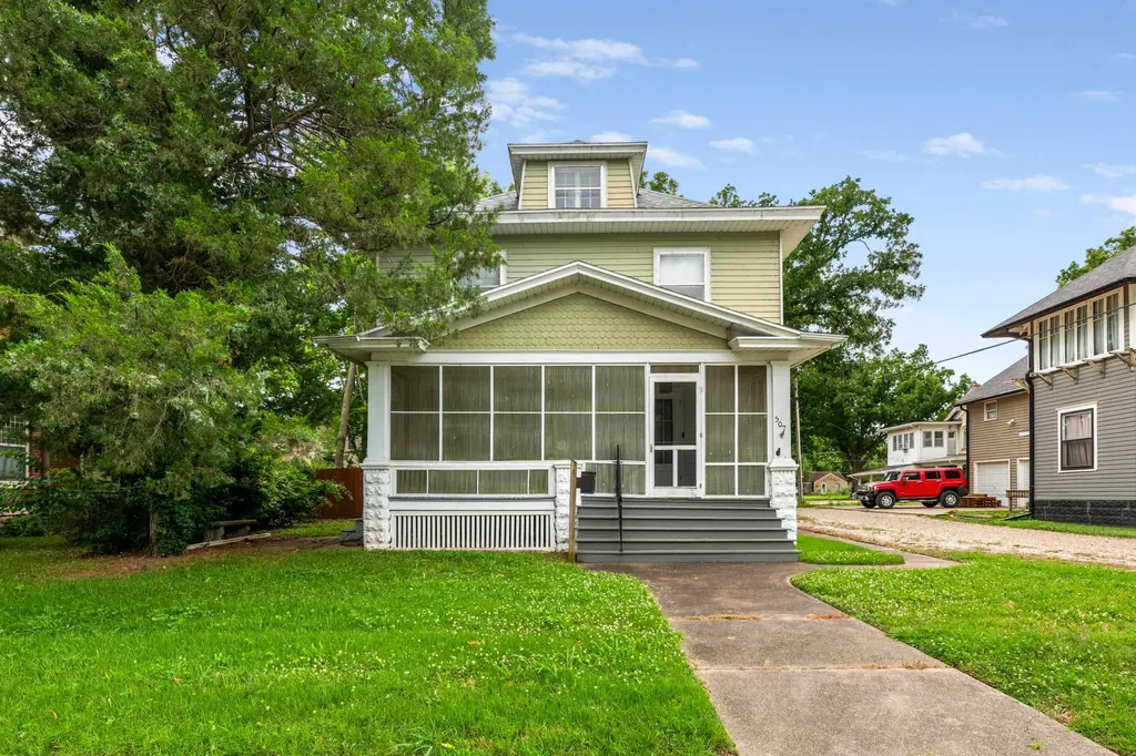 507 W 9th Winfield KS 67156