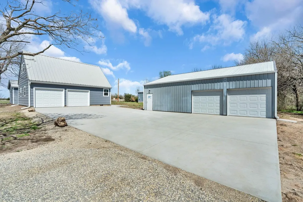 10270 SW Hidden Lane Road Augusta KS 67010