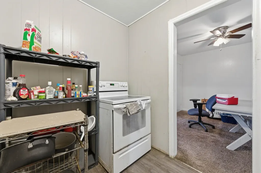 1050 N Pinecrest Wichita KS 67208