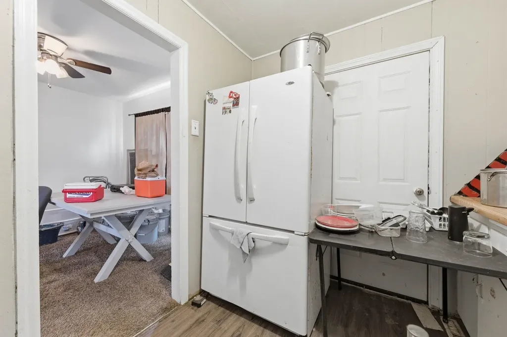 1050 N Pinecrest Wichita KS 67208