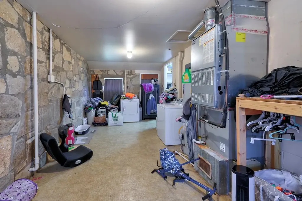 1010 Menor Street Winfield KS 67156