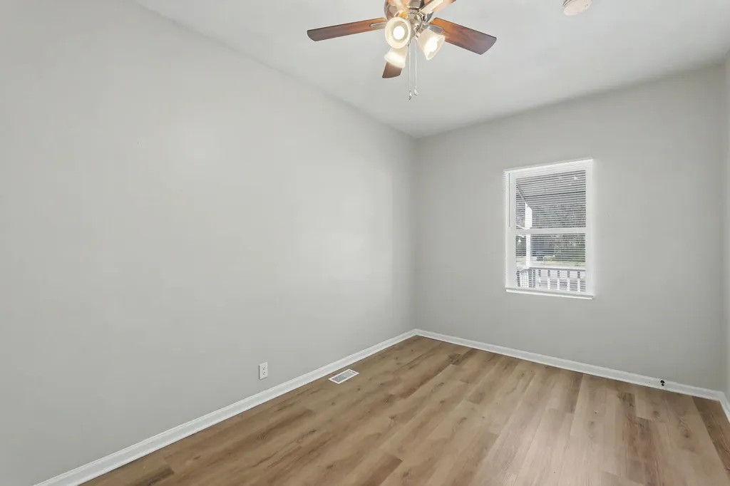 206 Pine Street Halstead KS 67056