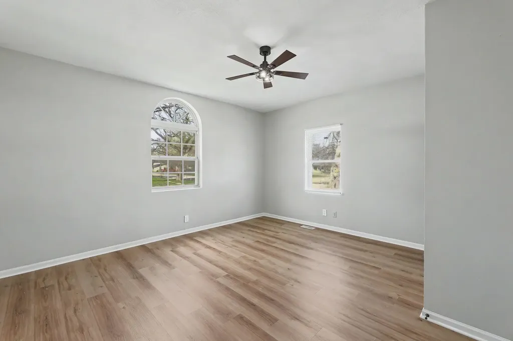 206 Pine Street Halstead KS 67056