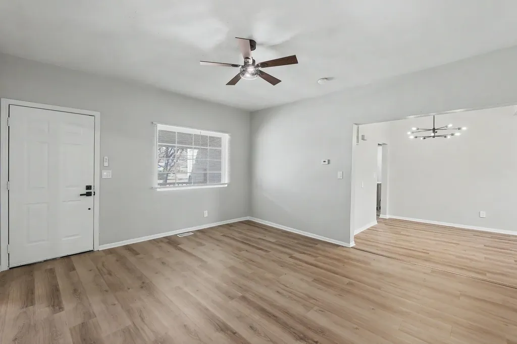 206 Pine Street Halstead KS 67056
