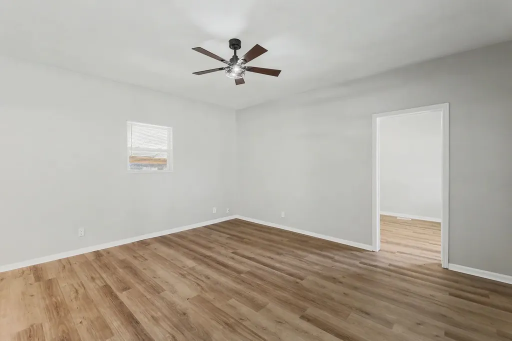 206 Pine Street Halstead KS 67056