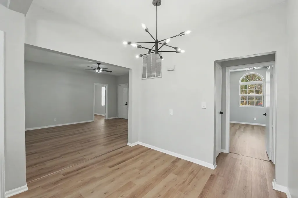 206 Pine Street Halstead KS 67056