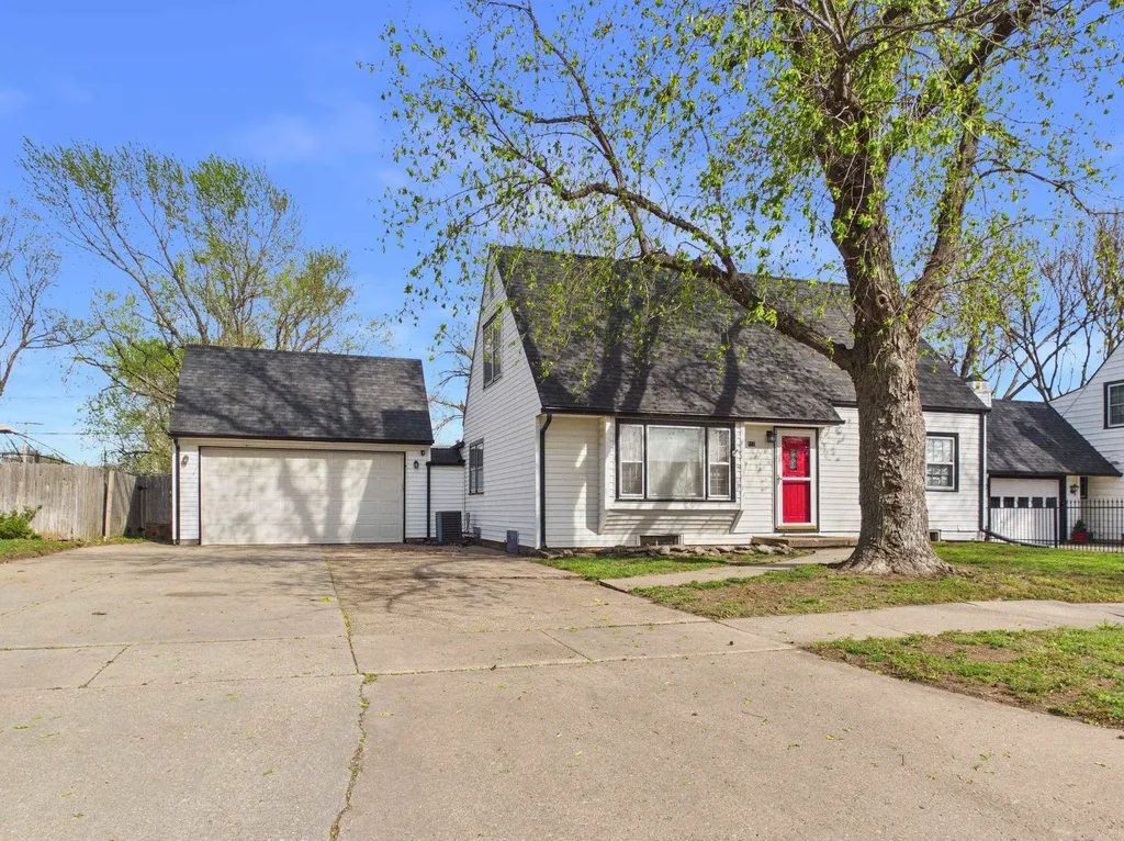 510 Wire Avenue Haysville KS 67060