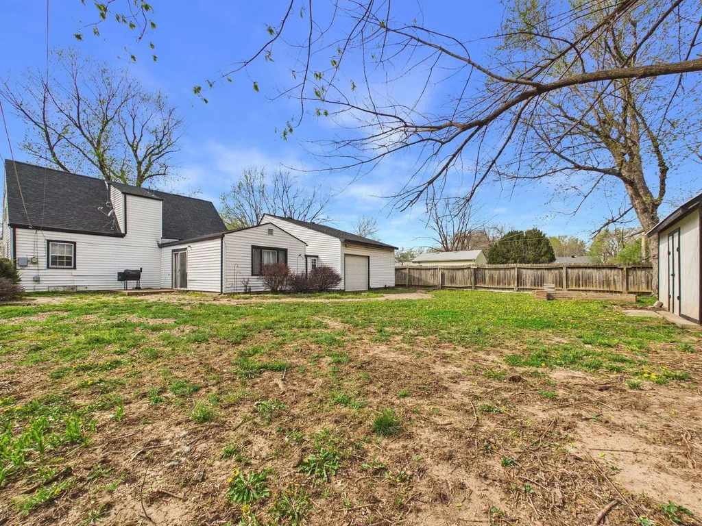 510 Wire Avenue Haysville KS 67060