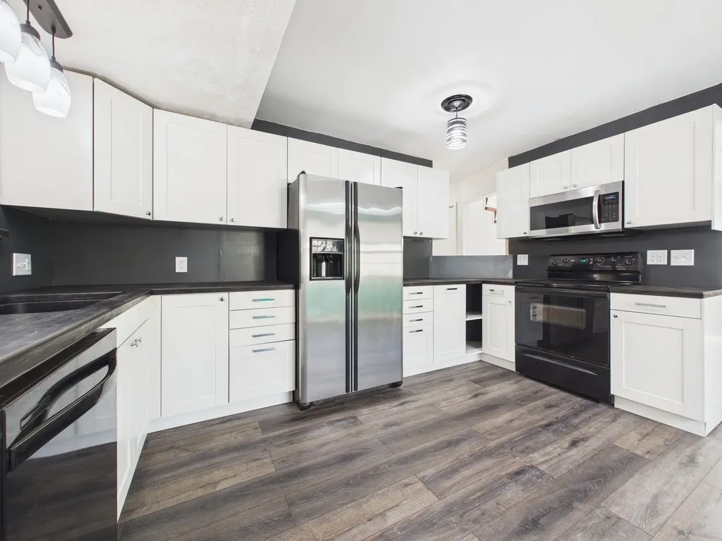 510 Wire Avenue Haysville KS 67060