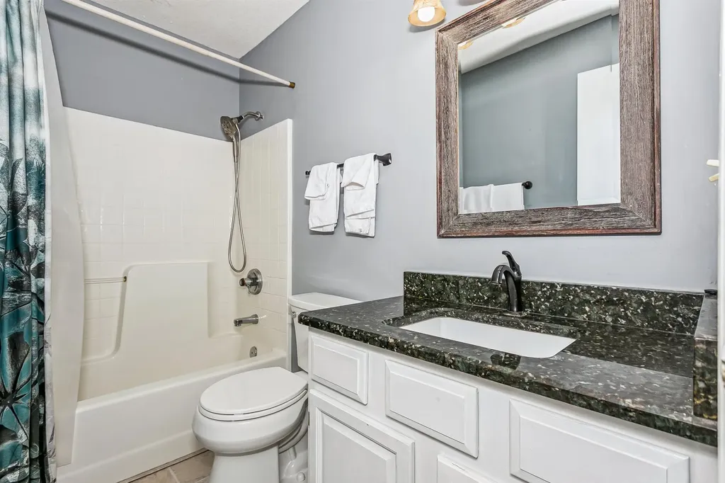 465 S Limuel Court Wichita KS 67235