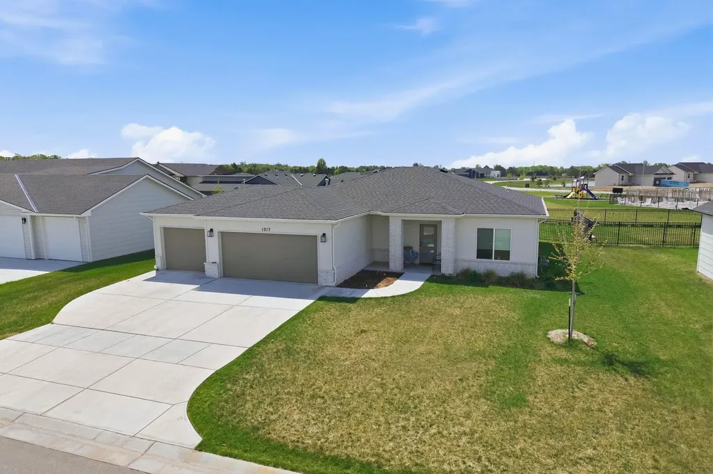1017 Long Path Street Goddard KS 67052