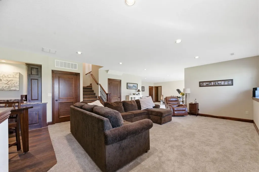 1109 E Rosemont Place Andover KS 67002
