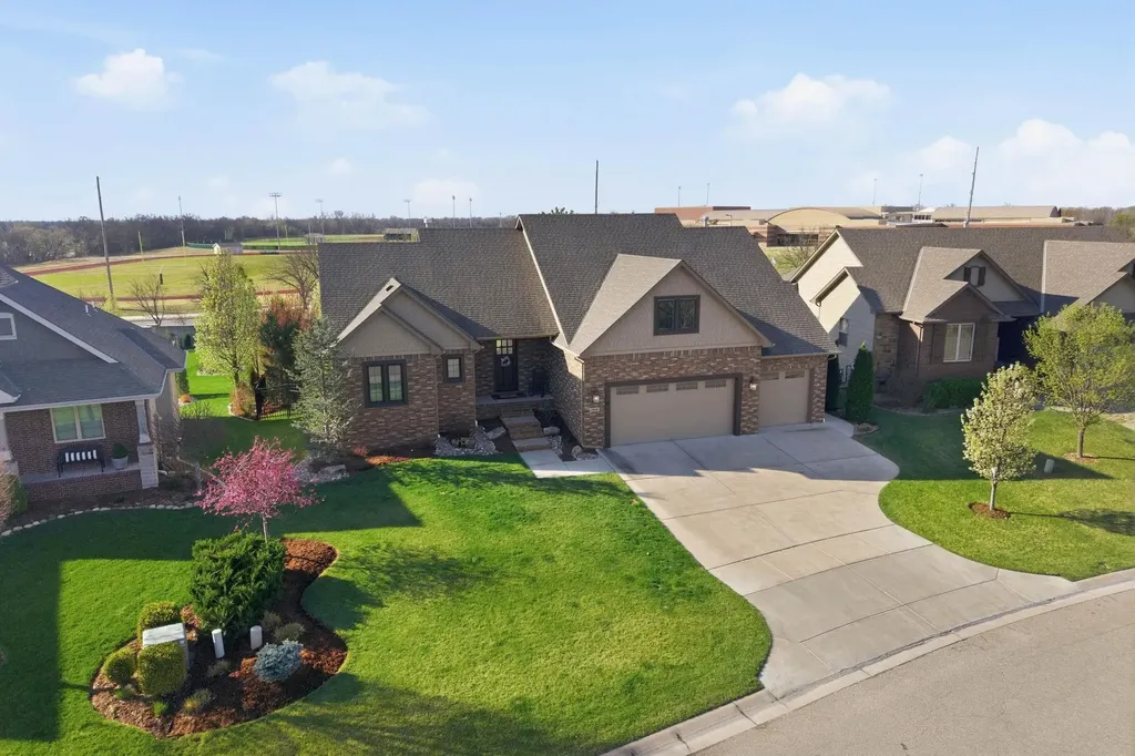 1109 E Rosemont Place Andover KS 67002