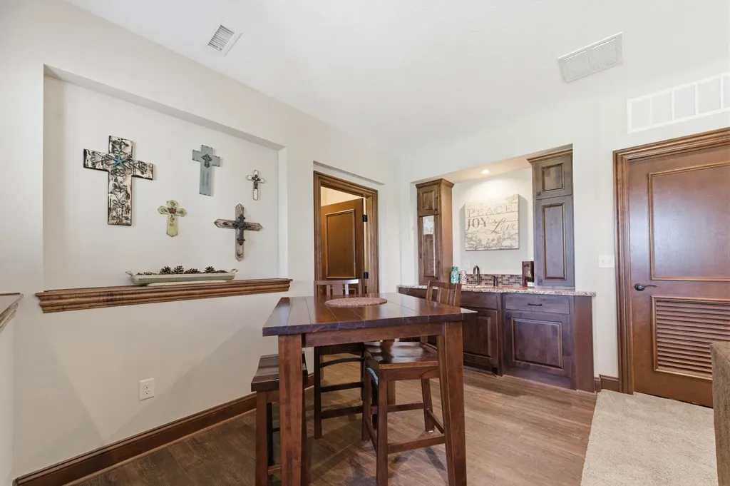 1109 E Rosemont Place Andover KS 67002