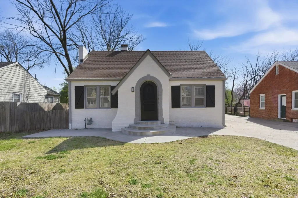 636 N Pershing Avenue Wichita KS 67208
