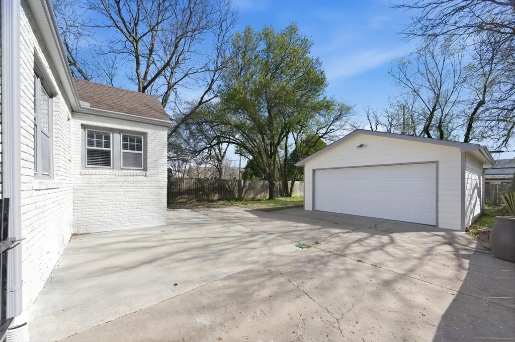 636 N Pershing Avenue Wichita KS 67208