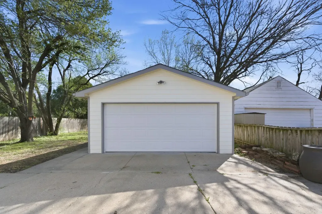 636 N Pershing Avenue Wichita KS 67208
