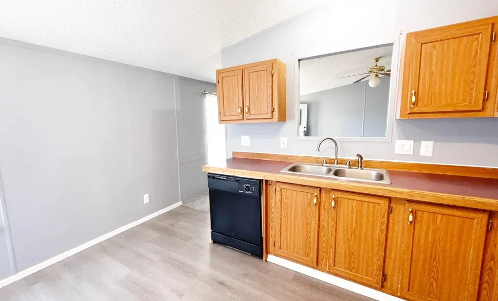 928 W Summey Street Haysville KS 67060