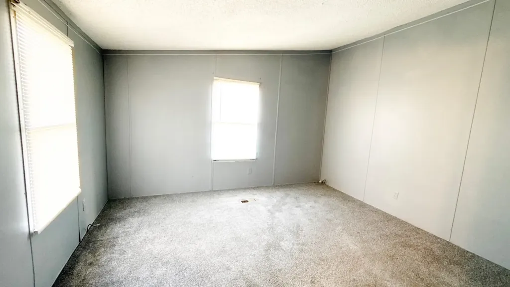 928 W Summey Street Haysville KS 67060