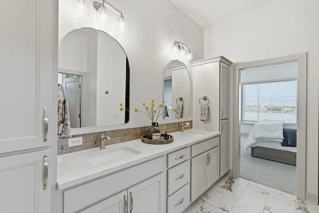 5856 E Central Park Bel Aire KS 67220