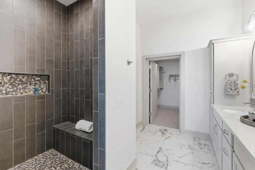 5856 E Central Park Bel Aire KS 67220