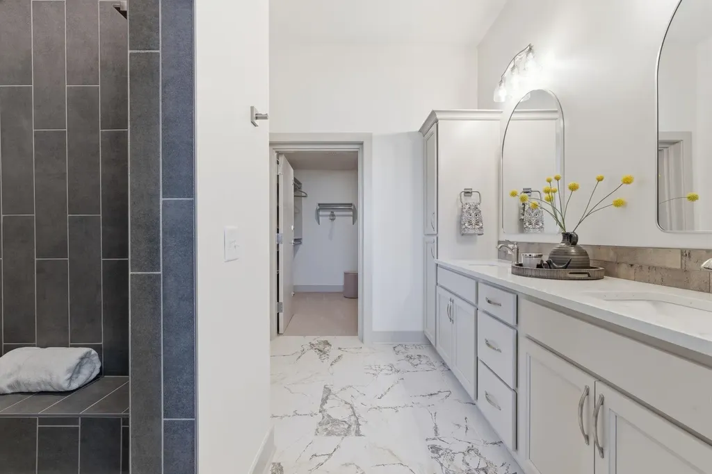 5856 E Central Park Bel Aire KS 67220