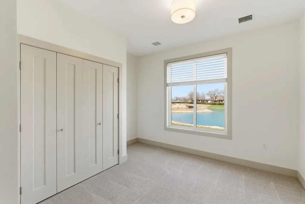 5856 E Central Park Bel Aire KS 67220