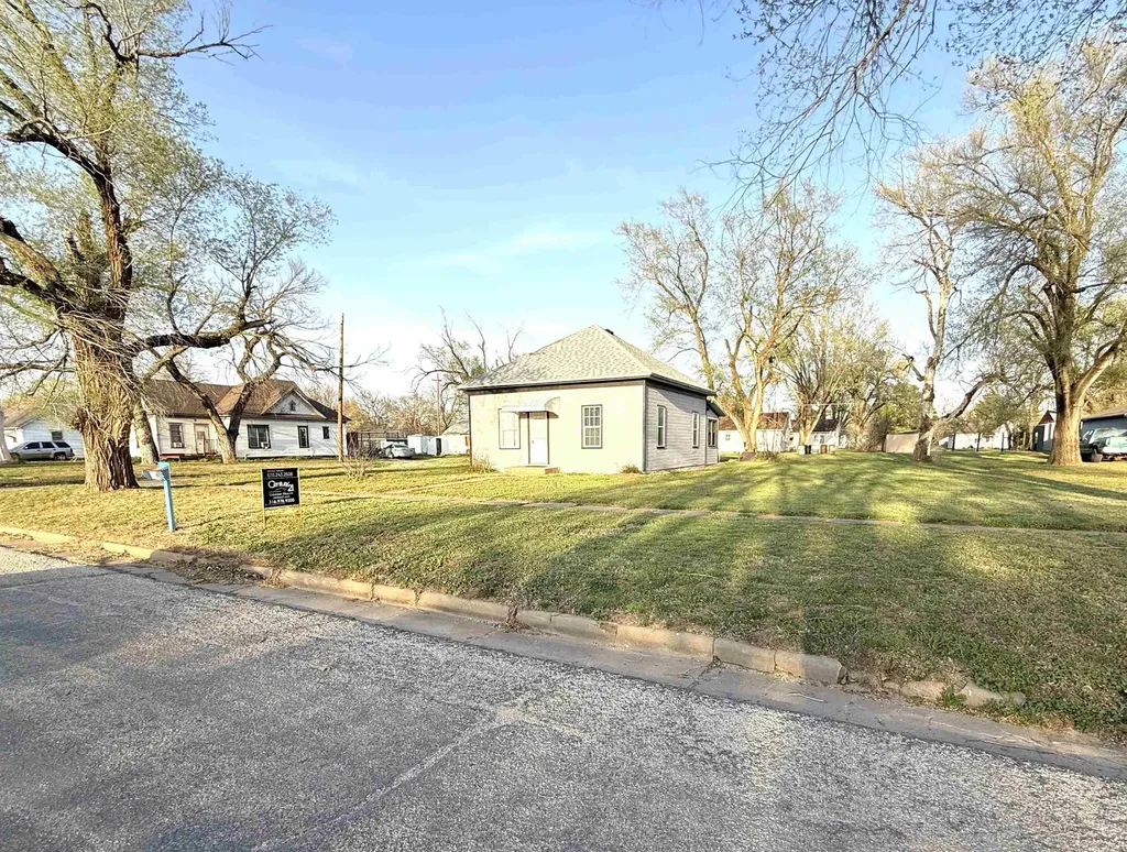 401 S Lincoln Avenue Anthony KS 67003