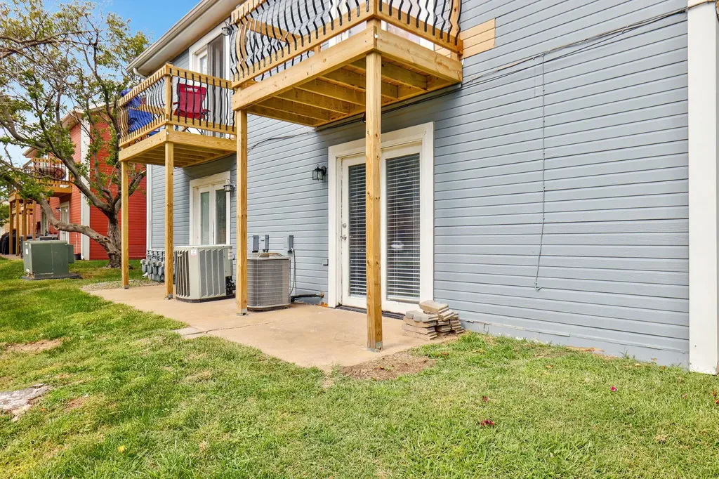 6725 N Shade Lane Wichita KS 67212