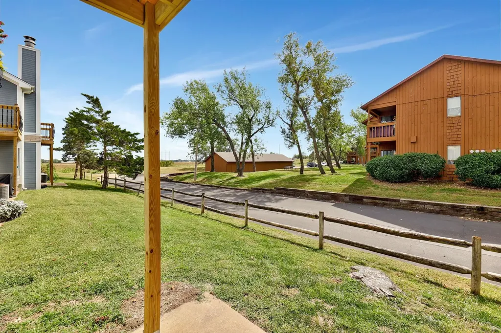 6725 N Shade Lane Wichita KS 67212