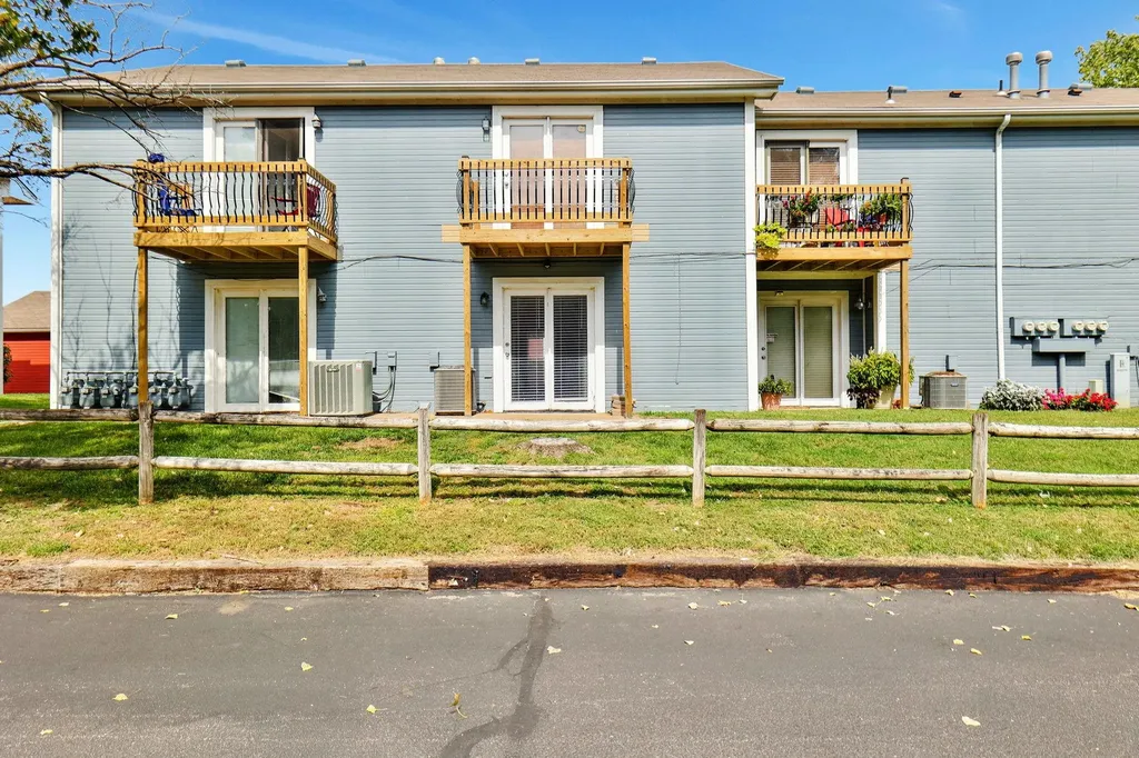 6725 N Shade Lane Wichita KS 67212