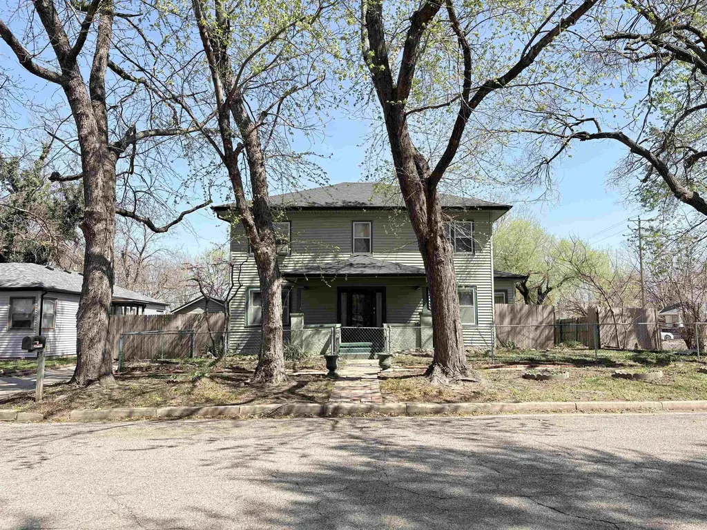 404 N 2nd Street Arkansas City KS 67005