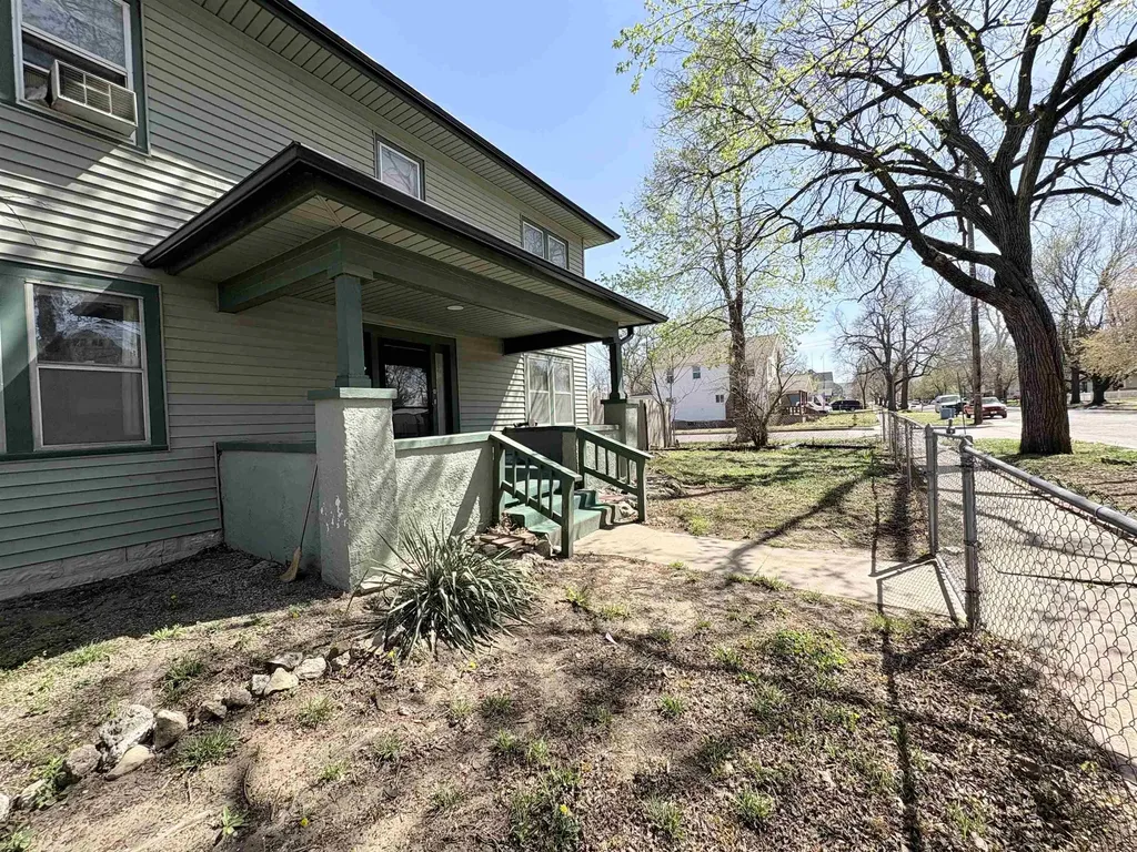 404 N 2nd Street Arkansas City KS 67005