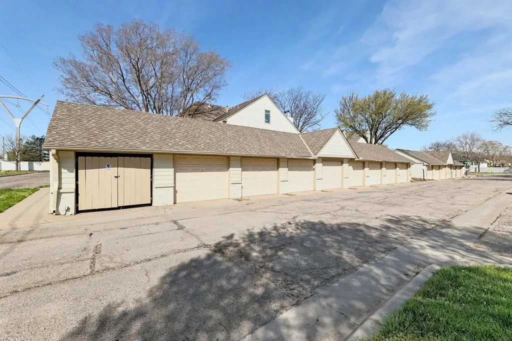 2614 N Executive Way Wichita KS 67226