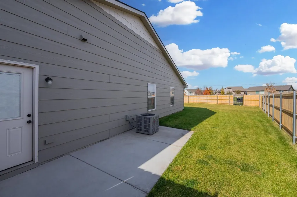2853 S Cedar Crest Court Wichita KS 67215