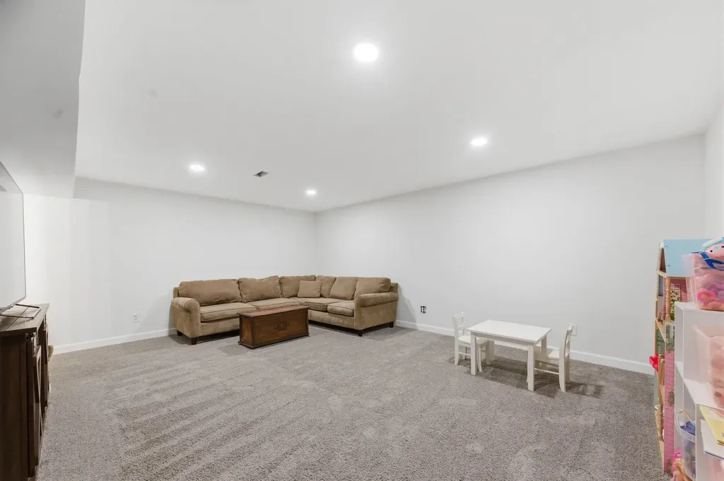 1319 N Tallyrand Street Wichita KS 67206