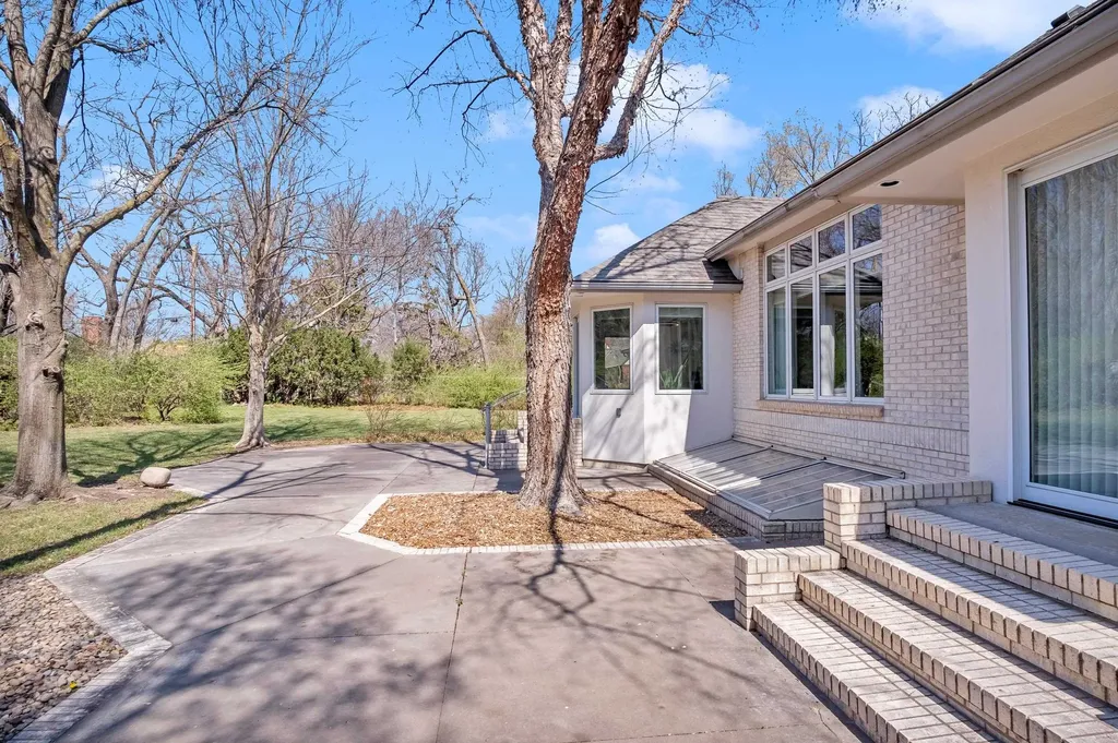 1401 Maple Street Newton KS 67114