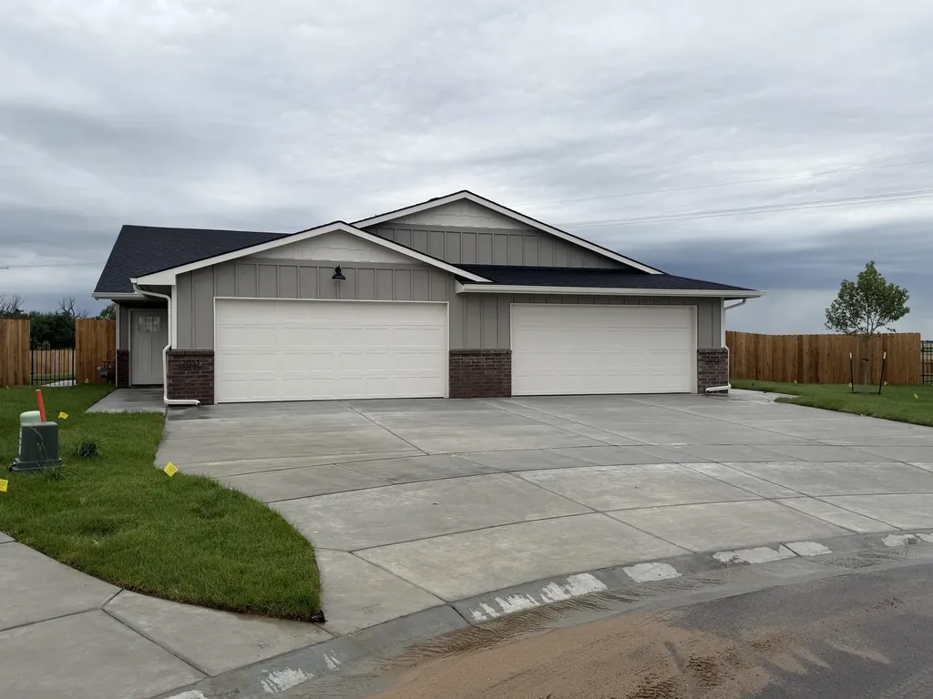 2853 S Cedar Crest Court Wichita KS 67215