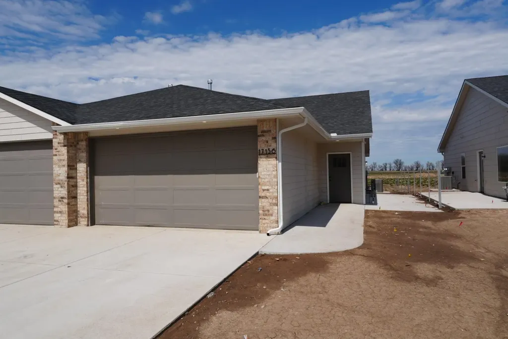 17136-38 W Lawson St Circle Goddard KS 67052