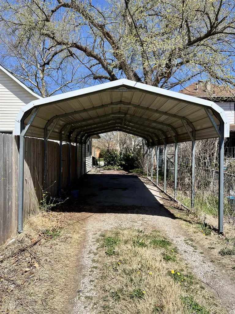 821 E 10th Winfield KS 67005