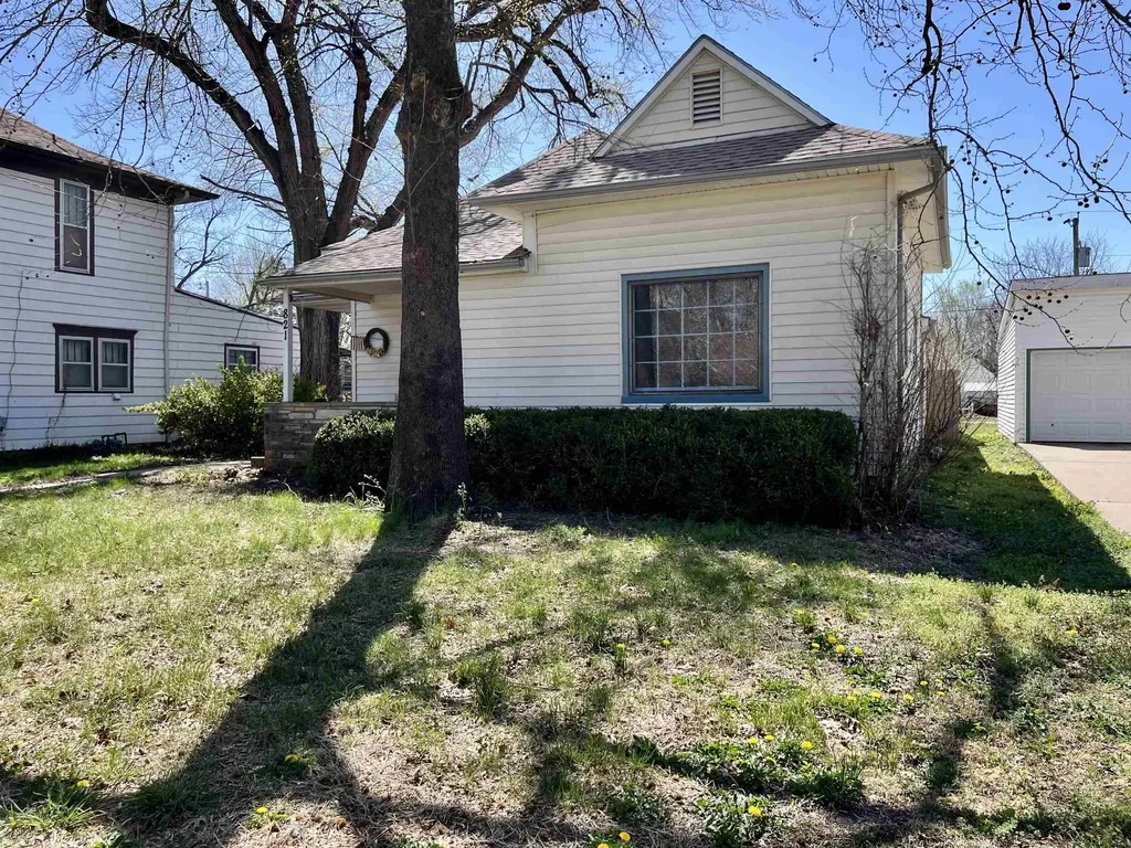821 E 10th Winfield KS 67005